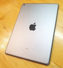 veľmi pekný iPad 6 gen WiFi 128 GB - 4