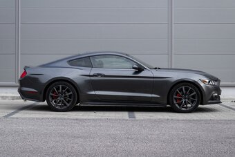 Ford Mustang 2.3 EcoBoost FastBack - 4