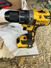 Predam dewalt DCD971 - 4