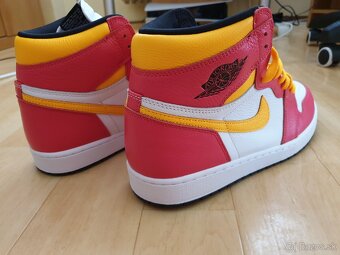 Air Jordan 1 Retro High OG Light Fusion Red

 - 4