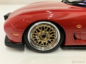 1:18 Mazda RX7 - 4