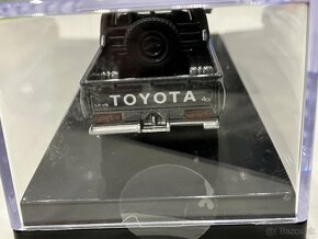 1:64 Toyota Land Cruiser - 4