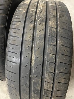 Pneu 235/40 R19 - 4