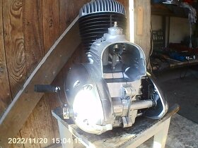 Motor jawa 250 592 - 4