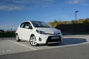 Toyota Yaris Hybrid REZERVOVANÉ - 4