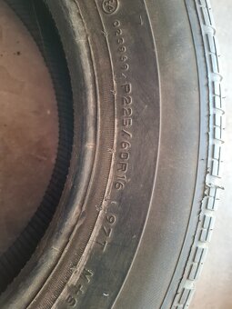 225/60R16 - 4