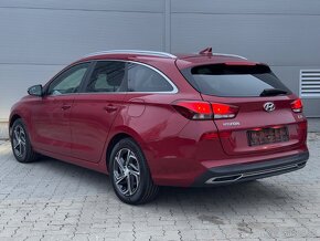 Hyundai i30 CW 1.6 CRDi Family DTC - 4