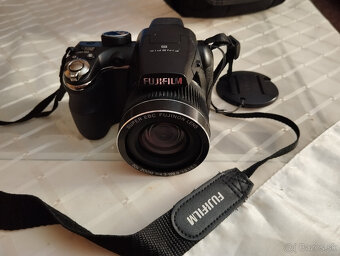 Fujitsu Finepix S - 4