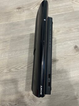 PS3 super slim - 4