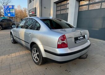 Volkswagen Passat 1.6 benzín manuál 75 kw - 4