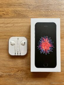 Apple iPhone SE 64GB Space Gray - 4