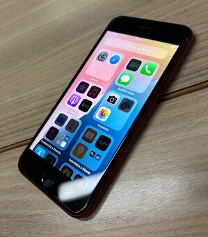 iPhone SE 2022 64GB red - 4