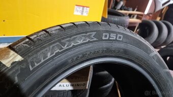 Dunlop 235/55R20 letne - 4