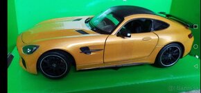 Model Mercedes AMG GT-R 1:24 - 4