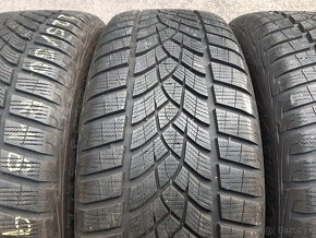 225/50 R18  -zimné Run Flat - 4