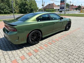 Dodge Charger 6,4 SRT scat pack - 4