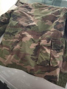 vojenský kabát s odjimatelnou vložkou kozusinou a kapucňou - 4