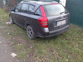 Predám Kia ceed 1.6crdi 85kw rok 2008 - 4