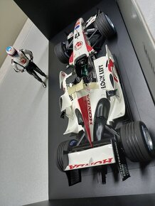 F1 HONDA RA106 BUTTON VÍTĚZ MAĎARSKO 2006 MINICHAMPS 1:18 - 4