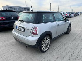 Mini Cooper 1.6 benzín 2012 - 4