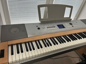 YAMAHA DGX-620 - 4