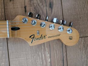 Fender Standard Stratocaster  (2014) - 4