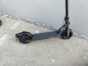 Ninebot Kickscooter F2 Plus E JE AKO NOVA - 4