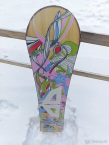 Snowboard, viazanie a topánky v cene. - 4