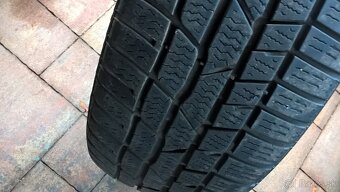 ZIMNÉ 205/50 R17 4ks CONTINENTAL 5-6mm a 2 ks GOODYEAR 6-7mm - 4