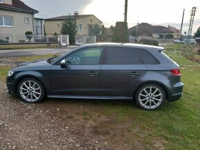 Audi S3 2.0 TFSI S tronic quattro Sportback - - 4