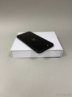 Apple iPhone SE 2020 64GB Black-Batéria 100% - 4