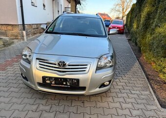 Toyota Avensis 2,0D4-D Serviska klima Top sta nafta manuál - 4