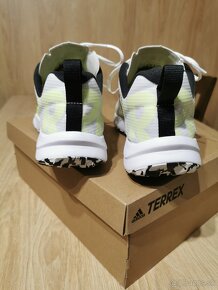 Padám bežecké tenisky Adidas Terrex Speed flow veľ. 11 - 4