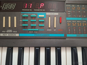 Predám Vintage KORG Poly 800 - 4