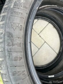 .Celorocne pneu 225/45 R17 - 4