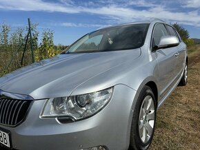 Škoda Superb II combi 2012 - 4