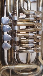 B - tuba Amati - 4