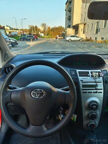 Toyota Yaris 1.3 vvti - 4