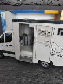 Mercedes karavan pre kone. - 4