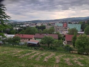 Predaj slnečný pozemok - bývanie blízko prírody a centra mes - 4