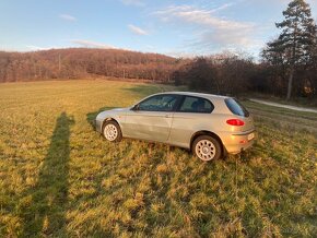 Alfa Romeo 147 - 4