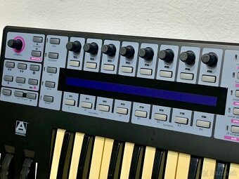 NOVATION ReMOTE 25 SL Compakt …. MIDI klávesnica - 4