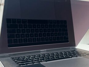 MacBook Pro 15-palcový (2018) 32GB / 512GB Silver - 4