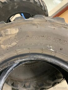 335/80R20.  12,5-20 - 4