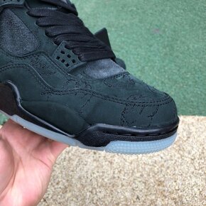 Air Jordan 4 Retro Kaws Black - 4