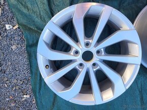 alu disky Volkswagen Troc r17 ET45 7J 5x112 - 4