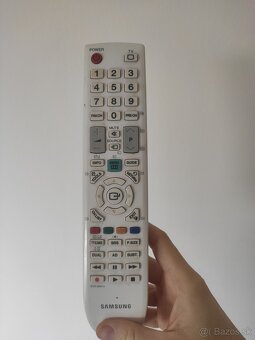 Skrinka pod TV - 4