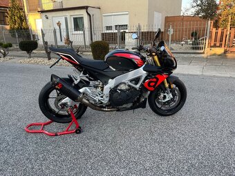 Aprilia TUONO V4 1100 RR - 4