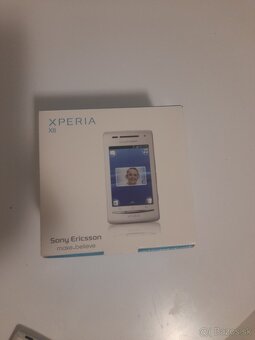 Sony Ericsson Xperia X8 - 4