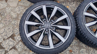 5x114,3 R18 --- TOYOTA COROLLA - 4